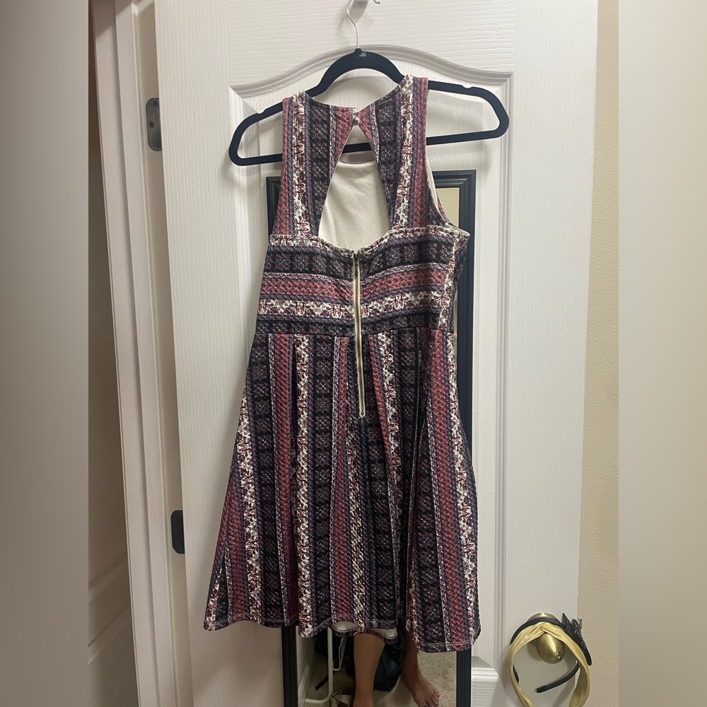 Dress - Picture 2 of 3